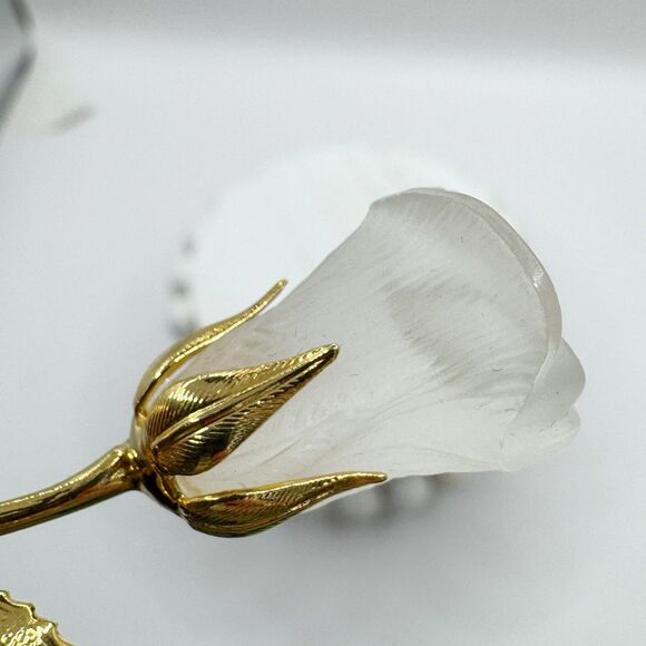 Vintage Gold Tone Single Rose Bud Flower Brooch Pin Opaque Lucite - Picture 6 of 8